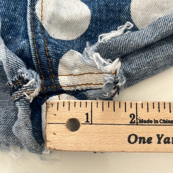 Forever 21 shorts Jean pants blue/white polkadot distressed women’s size 30 - Picture 5 of 6